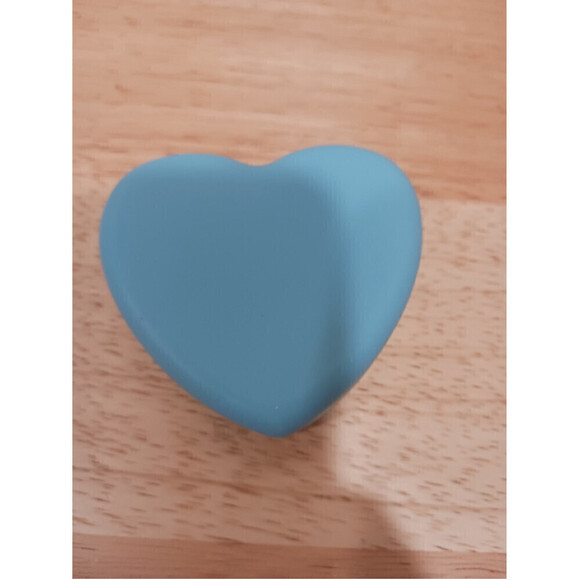 Heart Shaped Beauty Sponge Cleaners In Blue - Picture 2 of 5